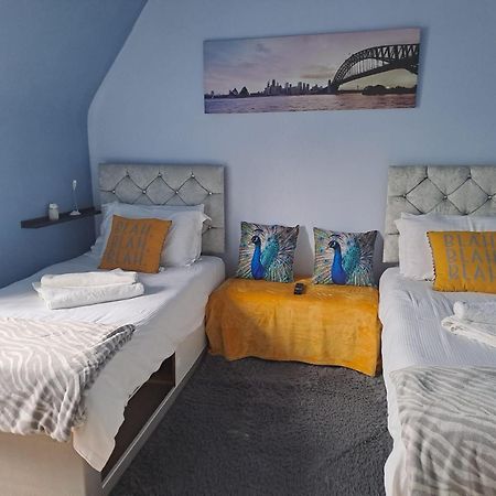 3 Bedroom Brixton Apartment Londra Exterior foto